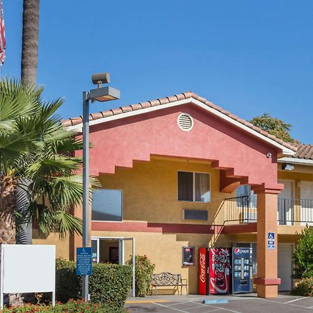 Econo Lodge Inn & Suites Lodi - Wine Country Area Eksteriør bilde