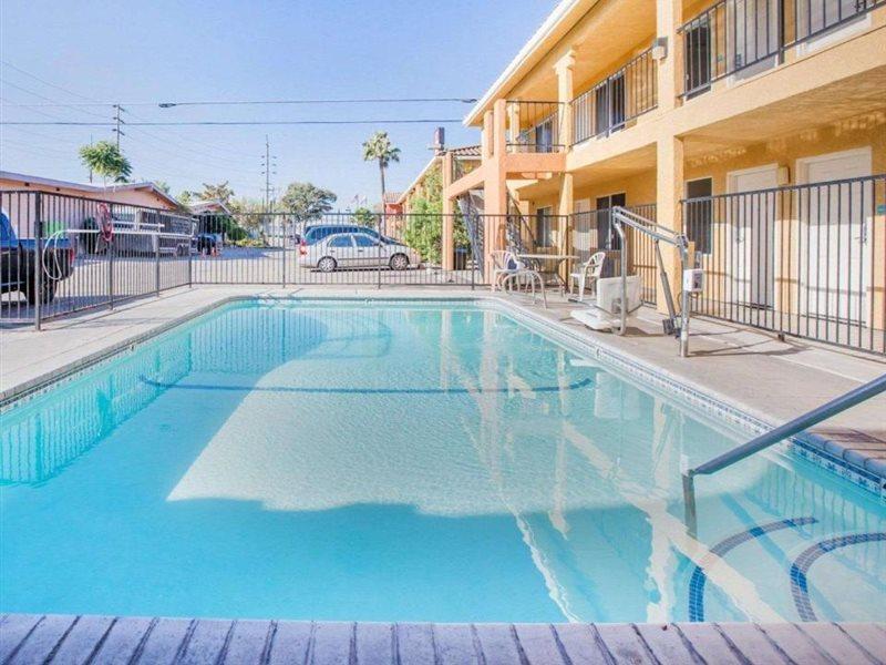 Econo Lodge Inn & Suites Lodi - Wine Country Area Eksteriør bilde
