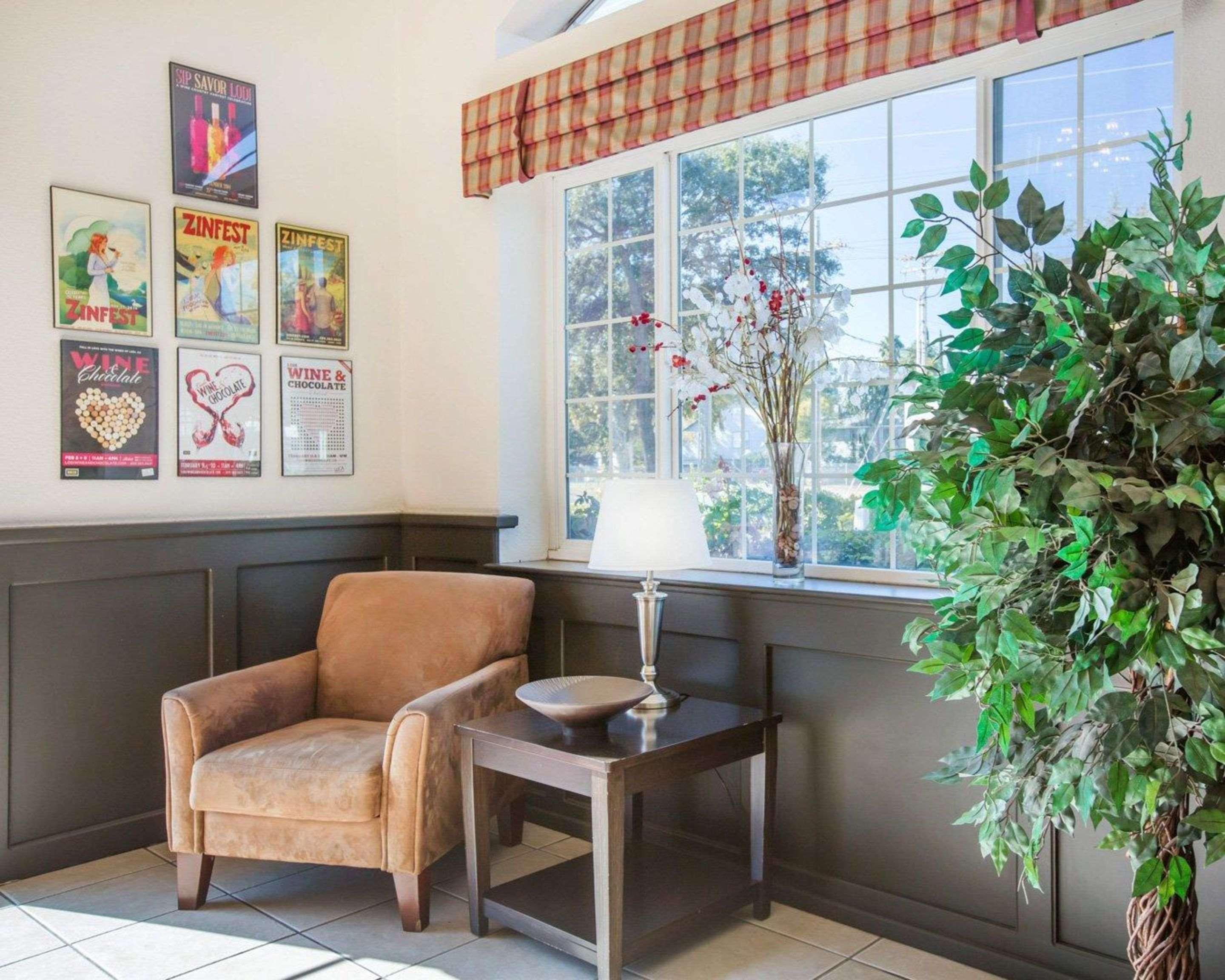 Econo Lodge Inn & Suites Lodi - Wine Country Area Eksteriør bilde