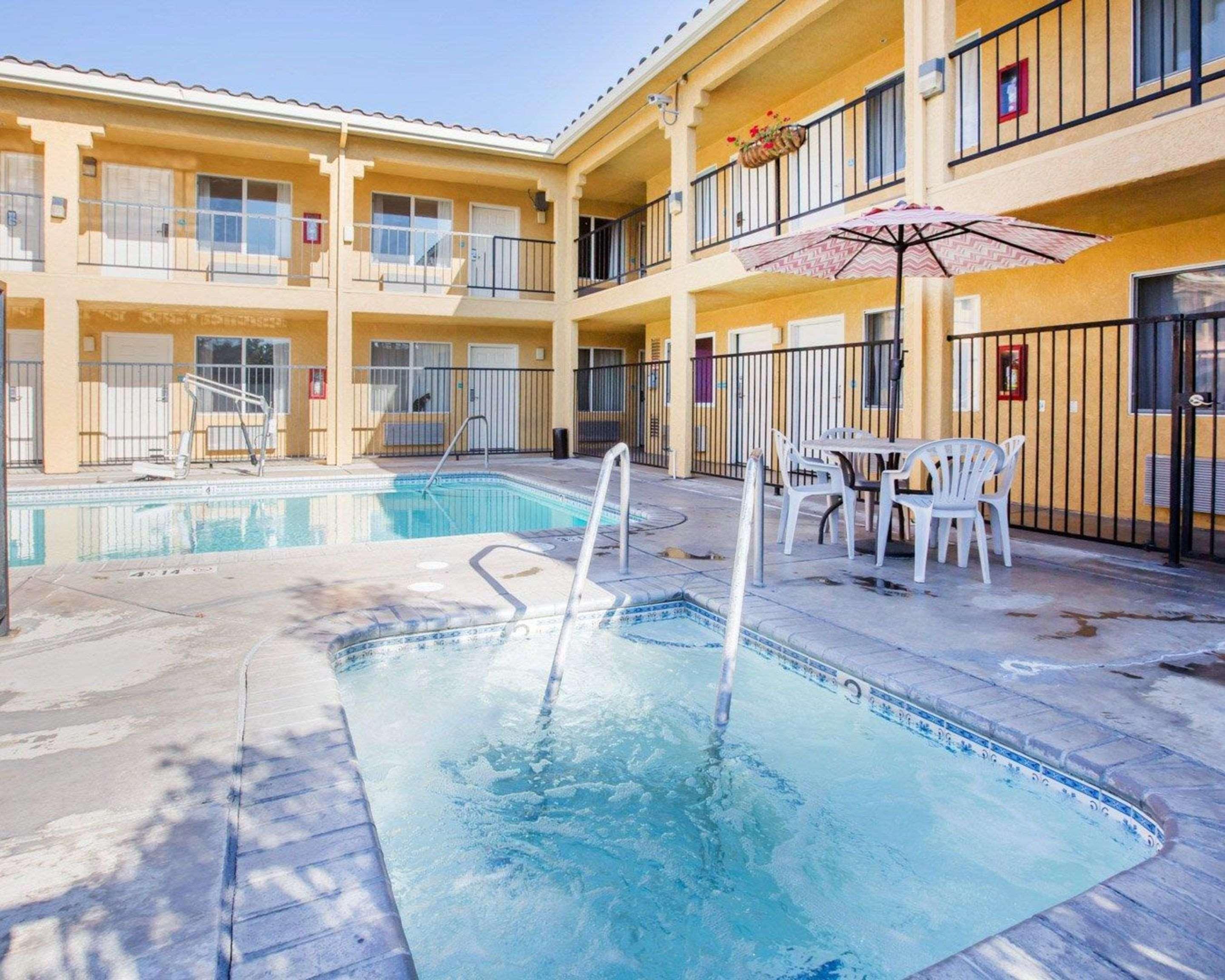 Econo Lodge Inn & Suites Lodi - Wine Country Area Eksteriør bilde