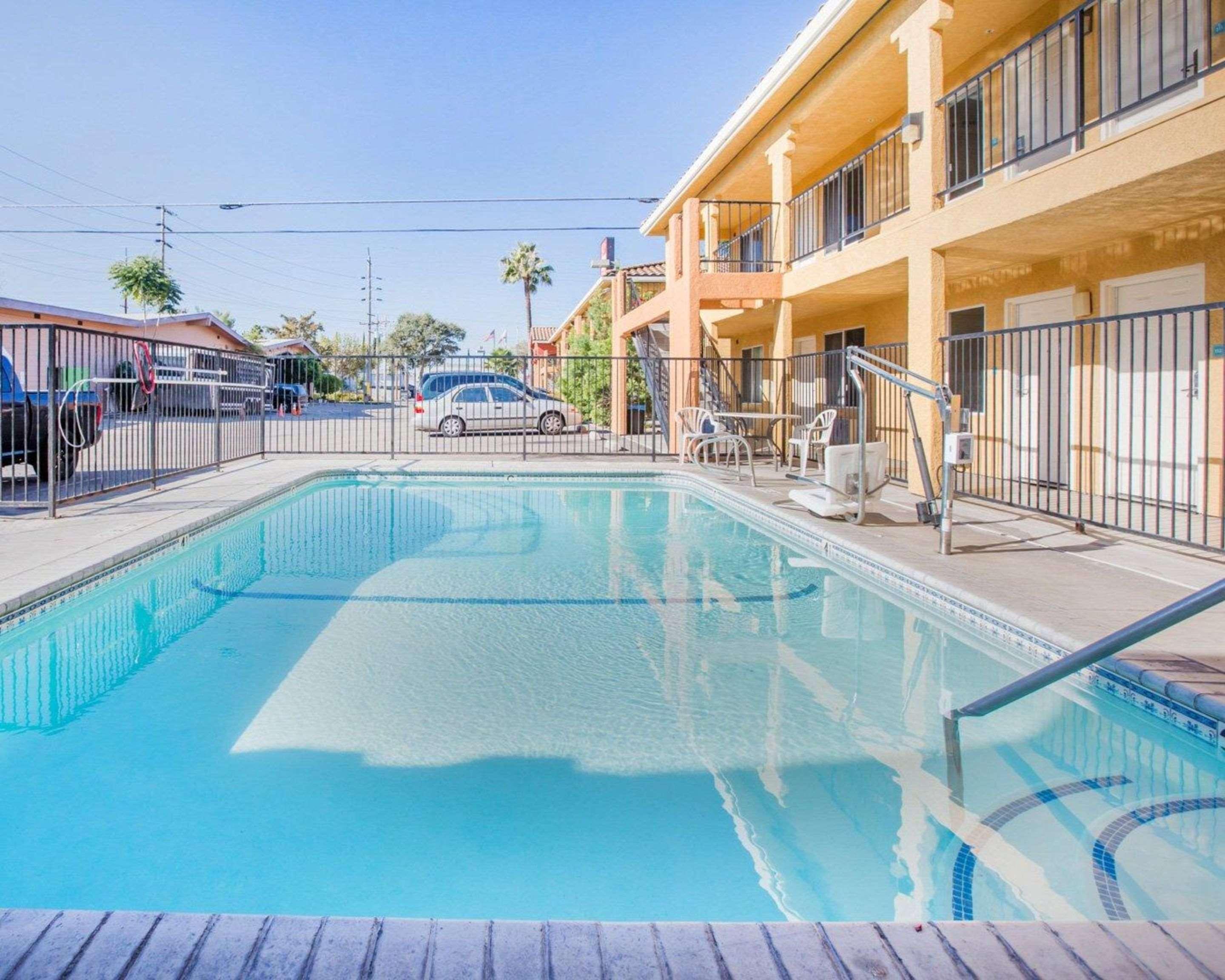 Econo Lodge Inn & Suites Lodi - Wine Country Area Eksteriør bilde