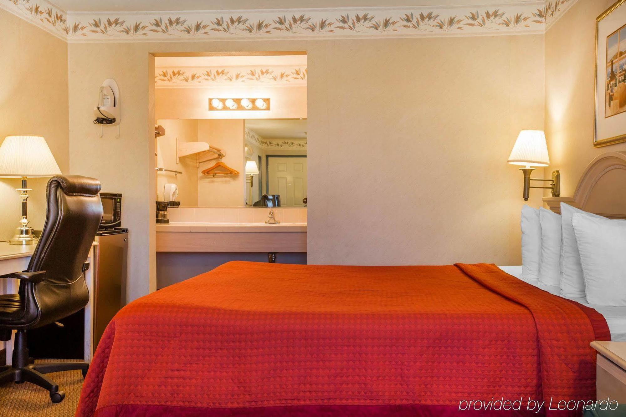 Econo Lodge Inn & Suites Lodi - Wine Country Area Eksteriør bilde