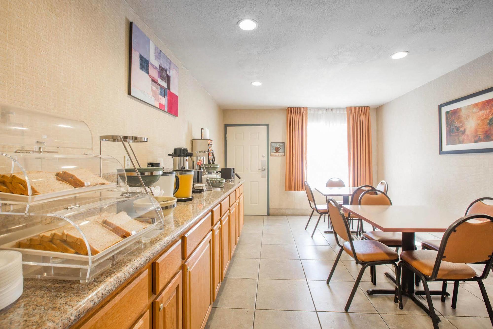 Econo Lodge Inn & Suites Lodi - Wine Country Area Eksteriør bilde